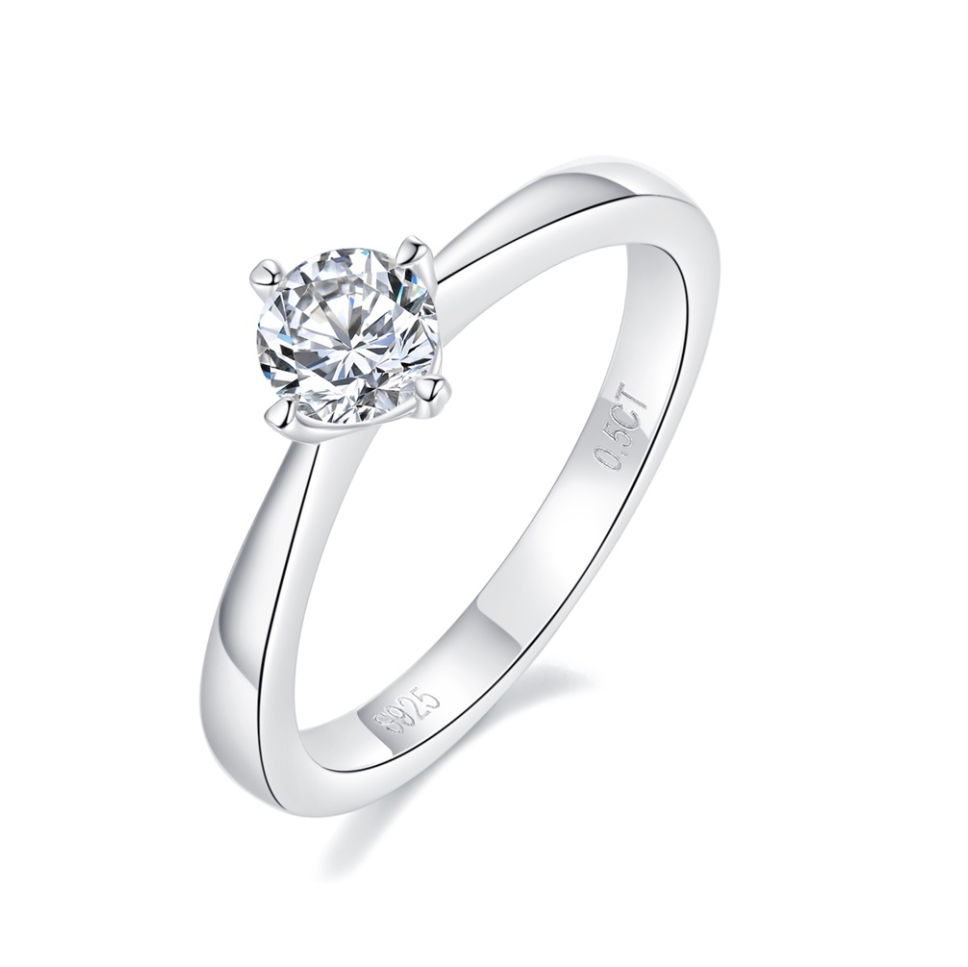 Classic Six-prong S925 Silver Moissanite Diamond Ring